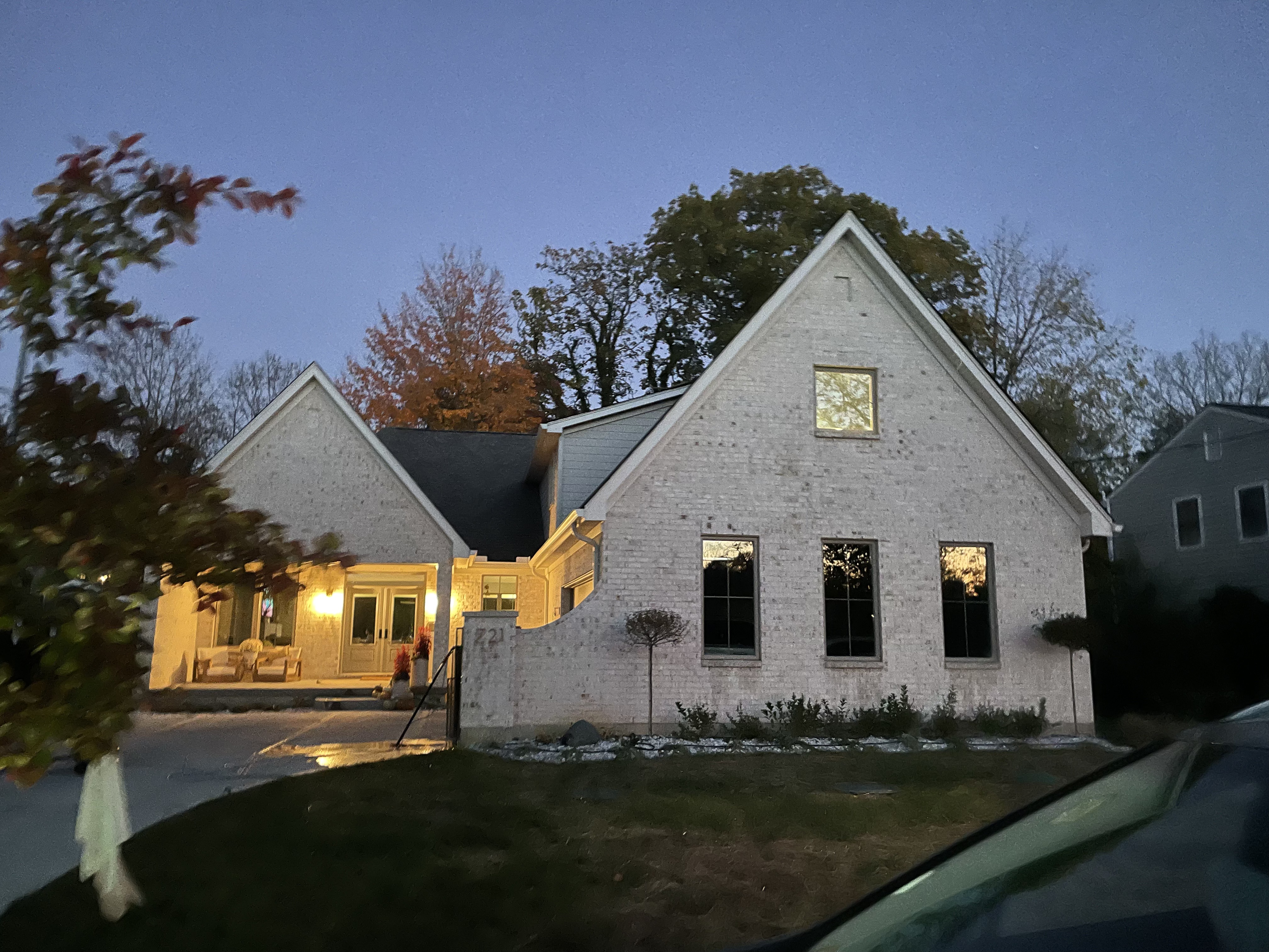 Beautiful home after professional soft washing service in Belleair, FL — Caldwell Clean